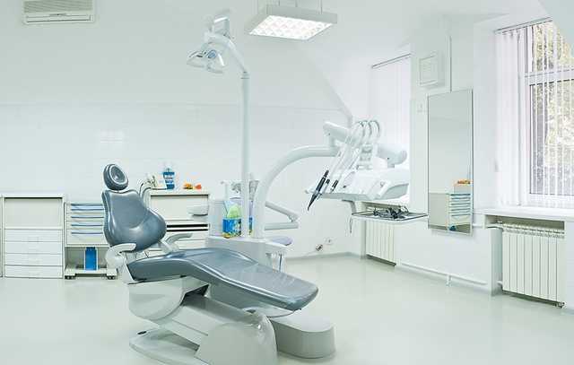 На Закарпатье девушка умерла после визита к стоматологу