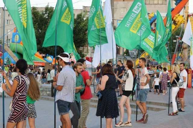 Разумков пообещал разобраться с несовершеннолетними агитаторами Боговина