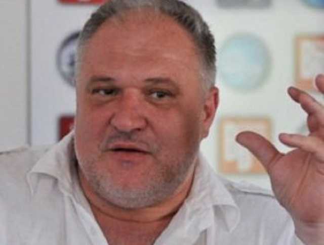 Політолог Володимир Цибулько прокоментував переходи нардепів з одних партій в інші