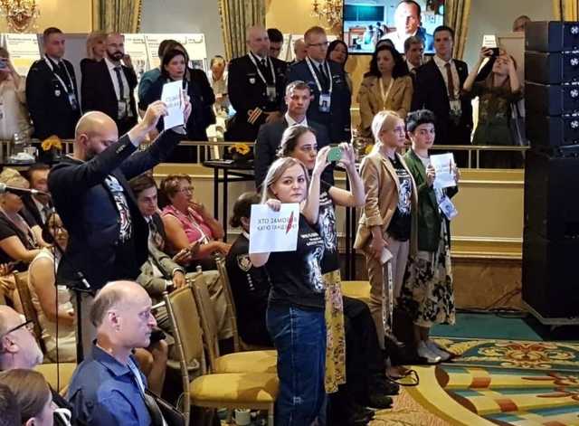 «Кто заказал Катю Гандзюк?». Активисты устроили «теплый прием» Авакову в Канаде