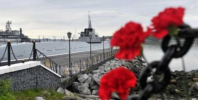 Министр обороны РФ назвал официальную причину пожара на подводной лодке