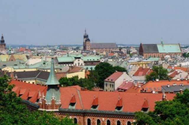 Половина иностранцев, получивших вид на жительство в Польше - украинцы