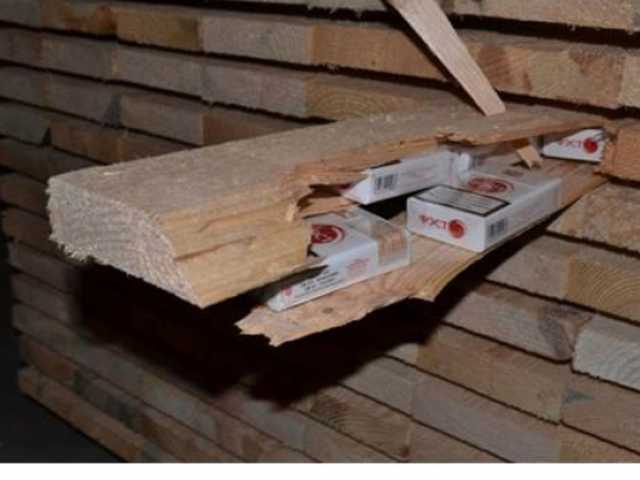 На Закарпатье пограничники не дали вывезти из страны почти 3 миллиона контрафактных сигарет