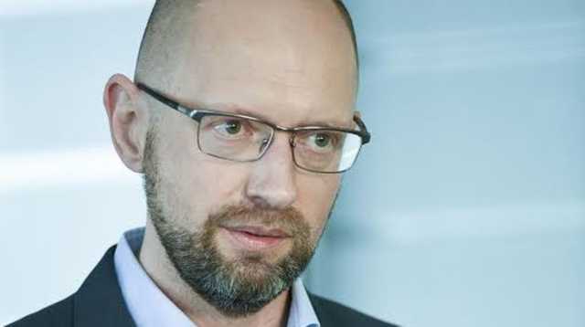 Яценюк насмешил Сеть забавным снимком с кроликом