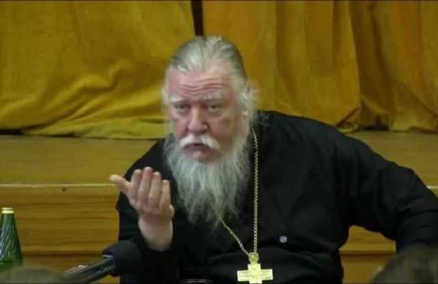 Нравы дикой России: руководство РПЦ считает, что женщины слабее умом, чем мужчины