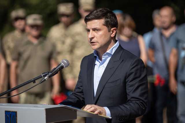 Зеленский: Парада на День Независимости не будет, потратим эти деньги на премии военным
