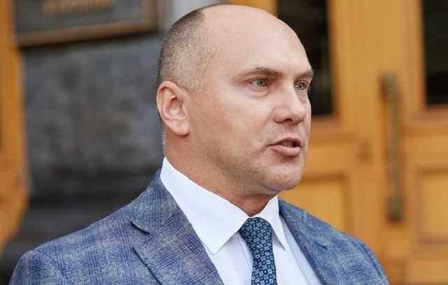 Главу Фонда госимущества подозревают в получении $10 тыс. взятки