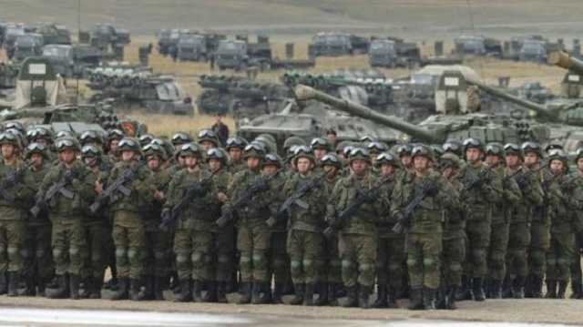 Росія нарощує війська біля кордону: екс-глава Служби зовнішньої розвідки оцінив ймовірність нападу на Україну