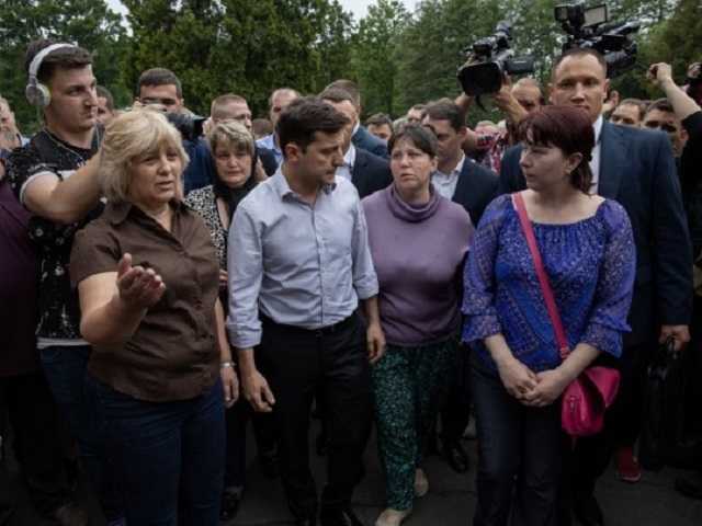 Переезд АП не волнует: чего украинцы больше всего ждут от Зеленского