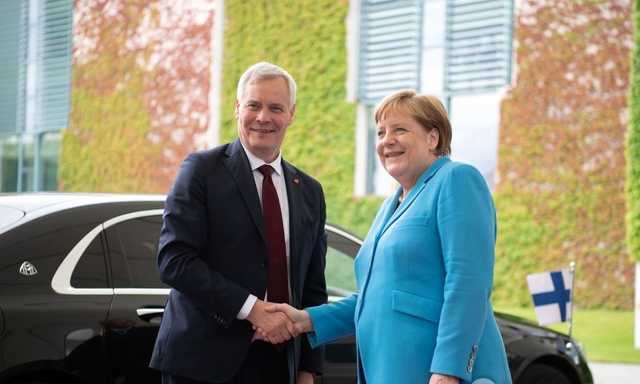 Меркель в третий раз за месяц стало плохо на публике