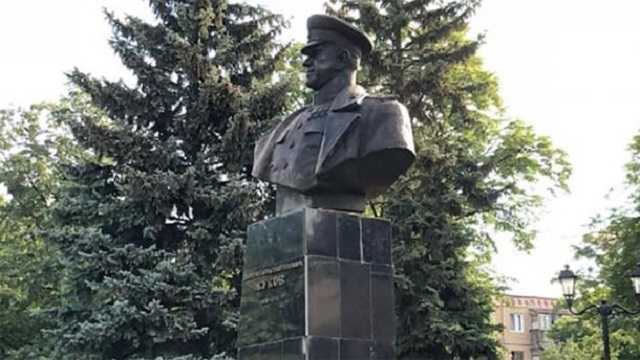 В Харькове восстановили памятник Жукову