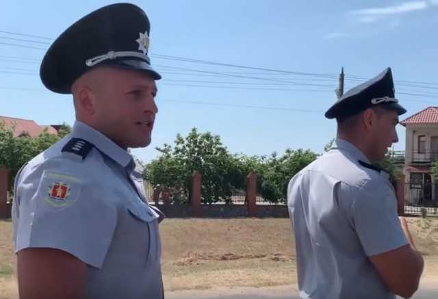 Запорожские полицейские устраивают беспредел в Кирилловке