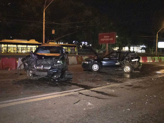 ДТП на столичном проспекте: на большой скорости столкнулись Audi и BMW