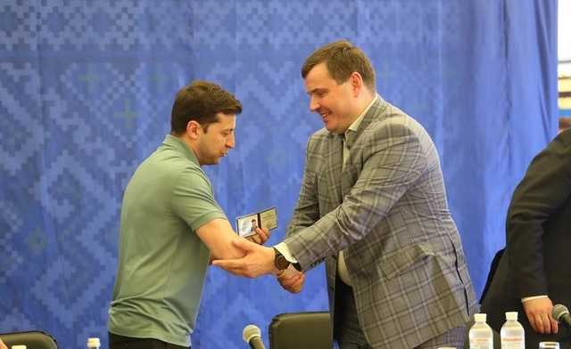 Зеленский представил главу Херсонской области, скандального Гусева