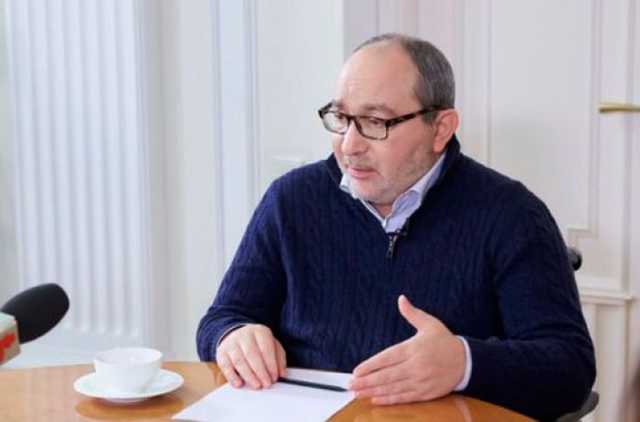 Кернес пошел на беспредел: в Харькове коммунальщики срезают единственный билборд Саакашвили