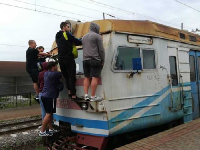 Это уже норма: сеть взбудоражило фото киевской электрички