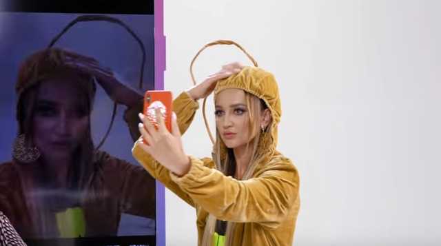 "Я не готова!" Бузову поставили на четвереньки и избили тапком из-за Украины