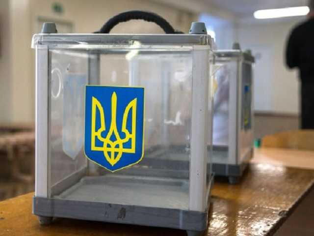 Клоны наступают: активисты рассказали, где в Раду идут двойники кандидатов