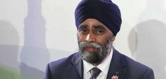 Министр обороны Канады: Подаренное Киеву оборудование пылится в контейнерах