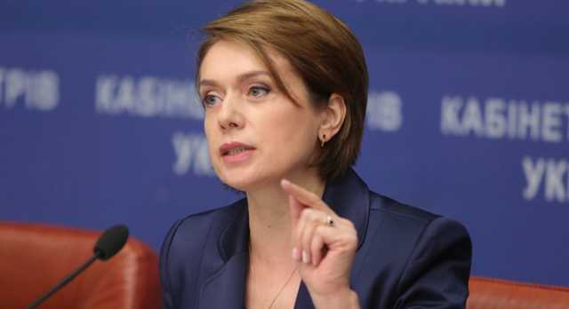 Гриневич в июне получила зарплату в пять раз больше оклада