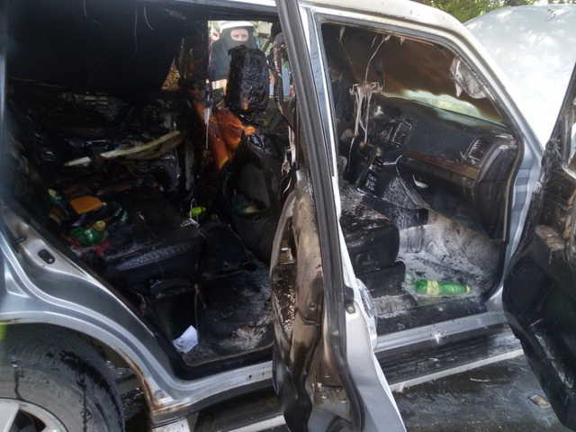 В Харькове на перекрестке загорелся внедорожник Mitsubishi: водитель сильно пострадал