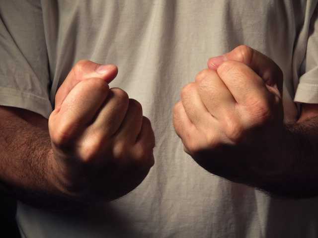 В Днепре мужчина зверски избил 12-летнего сына-инвалида