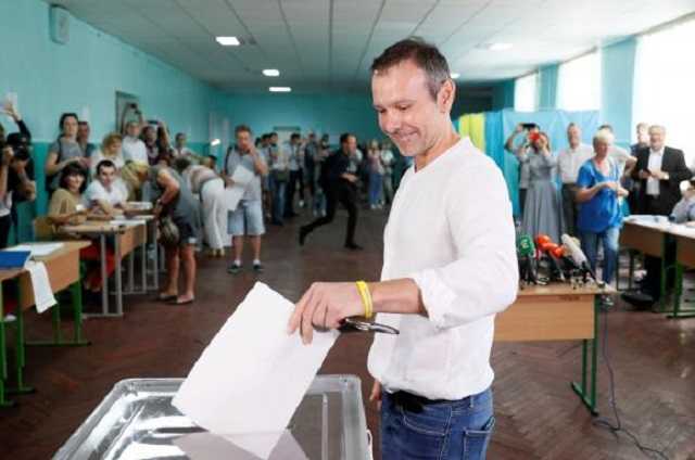 Штаб "Голоса" отказал в аккредитации телеканалам Медведчука и Мураева