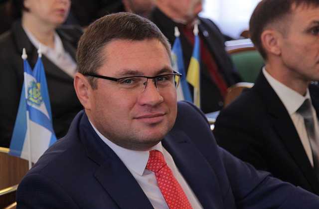 Фігурант справи вбивста Гандзюк скуповує голоси, аби пролізти в Верховну Раду