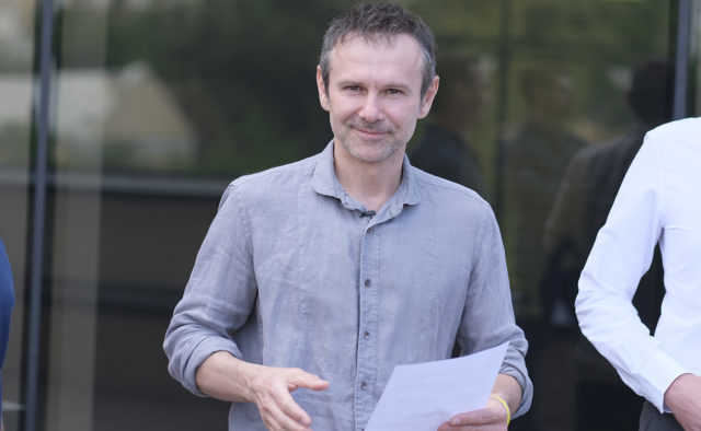 Вакарчук сообщил, что будет делать, если проиграет на выборах