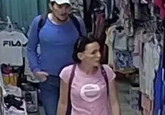 В Киеве сняли на фото молодую пару магазинных воров