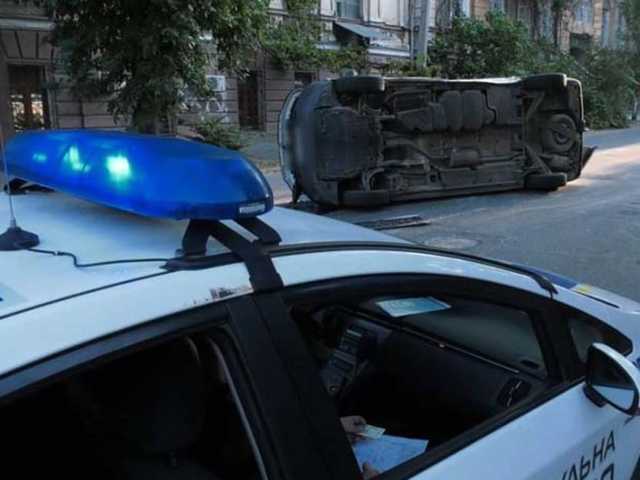 В Херсоне в ДТП попало авто с членами УИК