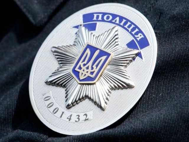 Трое мужчин выбросили труп на улицу в Днепре