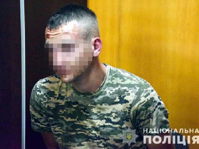 На мопеде с пистолетом: в Николаеве военнослужащий-контрактник грабил женщин