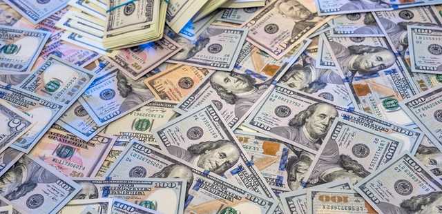 Банкиры сообщили, как долго будет падать доллар на украинском рынке