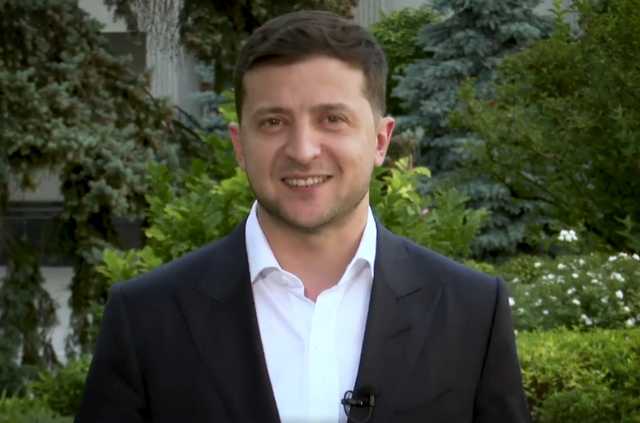 5 миллиардов гривен: у Зеленского требуют забрать деньги у политиков и дармоедов