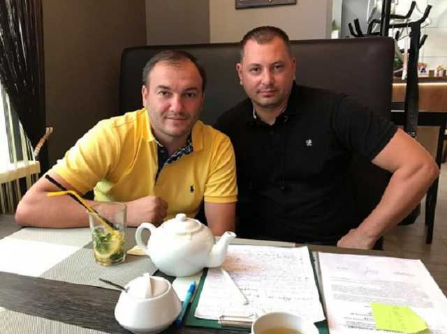 Обиженный Зеленским бориспольский чиновник нанял адвоката и идет в суд