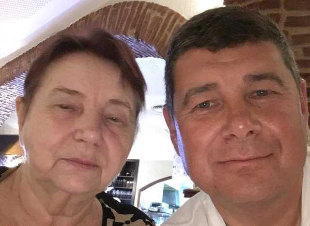 Онищенко опровергает задержание своей матери в аэропорту “Борисполь”
