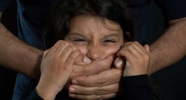 На Сумщине 8-летнюю девочку насиловал отчим