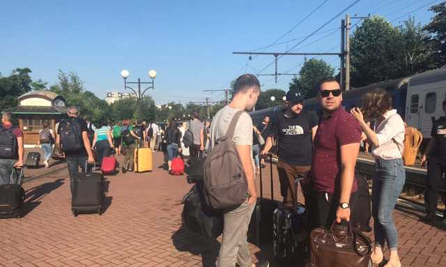 Депутаты от "Слуги народа" прибыли в Трускавец на обучение