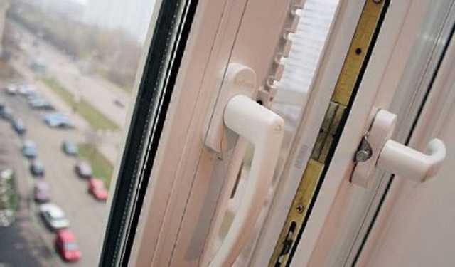 В Харькове мужчина выпал из окна шестиэтажки