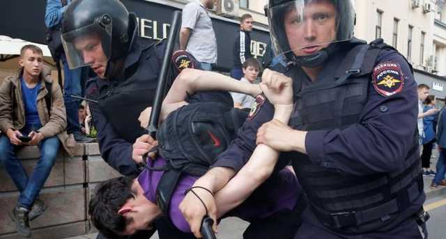 «Даешь больше ада»: банкир объяснил, почему от разгонов в России напрямую выигрывает Украина