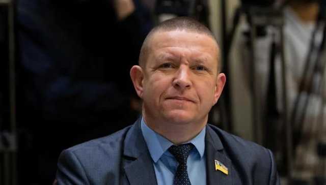 ЕС: Героя АТО хотят лишить мандата в пользу партнера Медведчука от «Слуги народа»