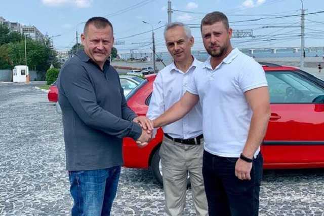 Филатов похвалил подчиненных за попытку отправить его авто на штрафплощадку