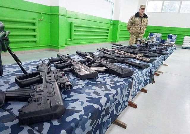 Не соблюдал условия договора: Аваков уволил руководителя завода по производству оружия