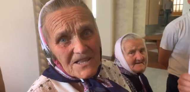 "Простых людей не пускают!" Зеленский угодил в новый скандал в Черкассах