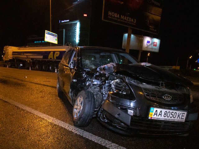 На Харьковской площади в Киеве произошло ДТП с пострадавшими