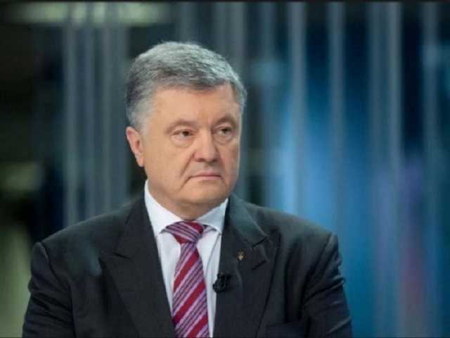 Лично писал текст Минских соглашений. Вместе с Меркель, — Порошенко