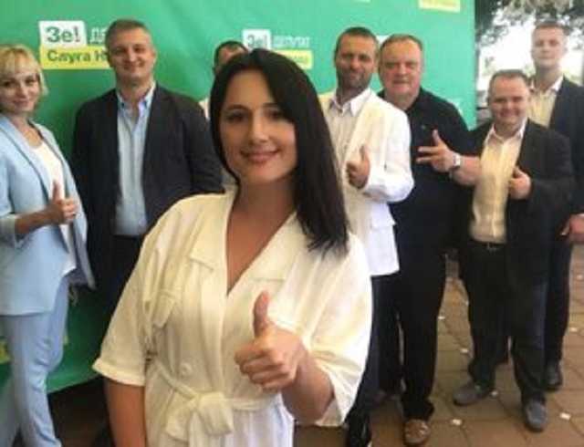 Жена главы Госуправделами Борзова владеет бизнесом в оккупированном Крыму, - декларация