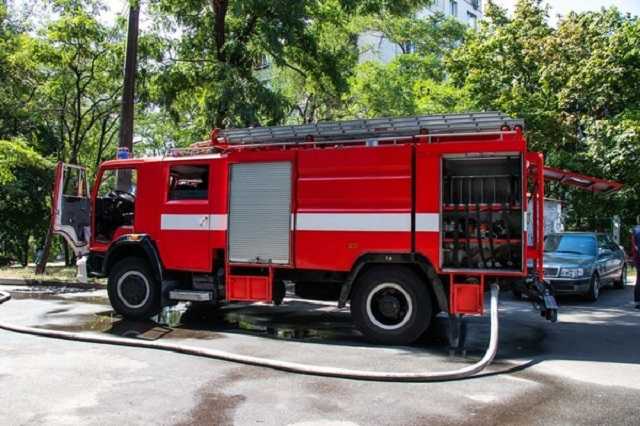 "Женщина кричала о помощи": в Киеве мужчина поджег квартиру с матерью