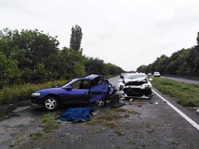 Смертельное ДТП под Николаевом: есть погибшие и пострадавшие